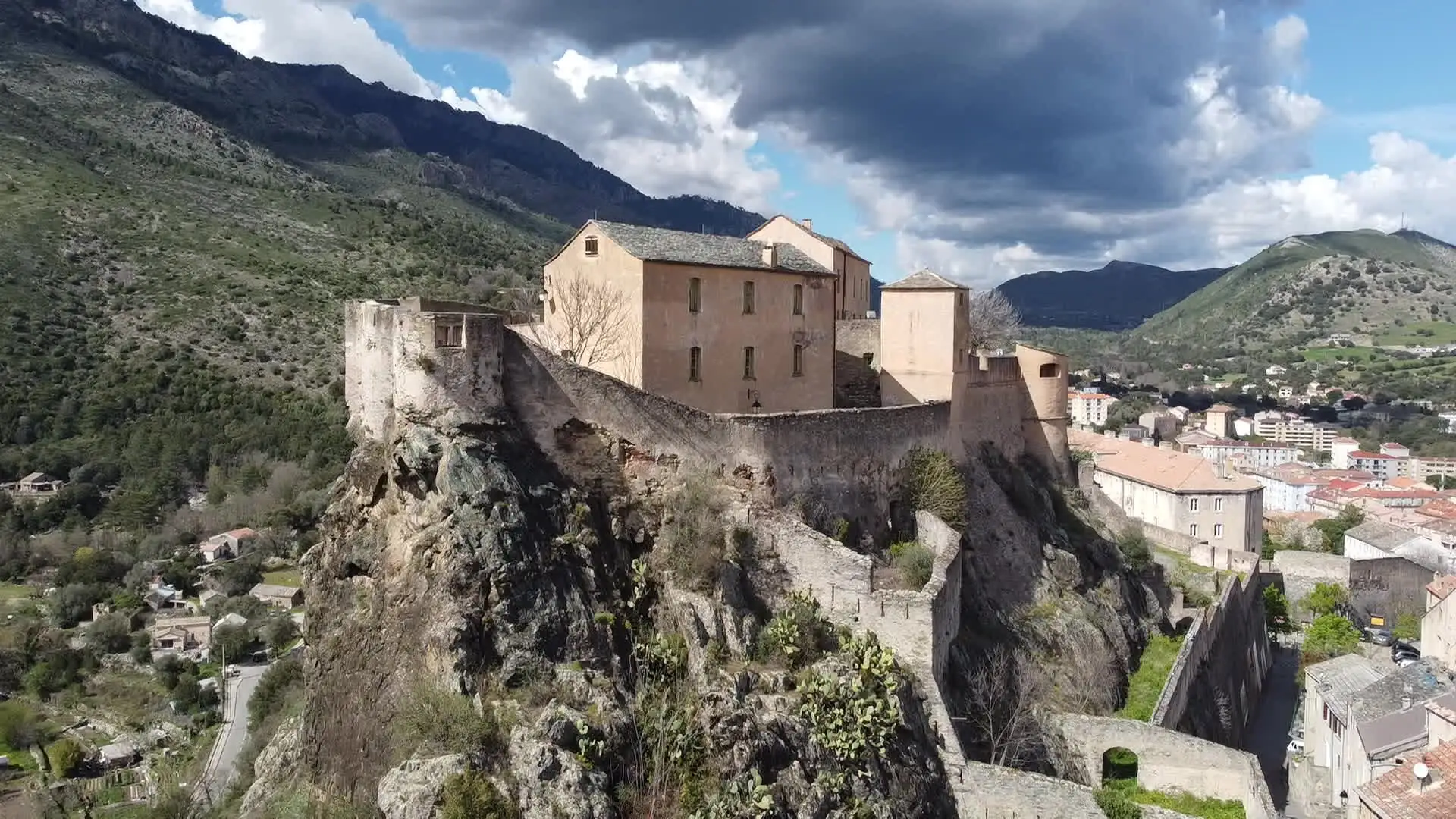 Paysage de Haute-Corse au printemps près de Bastia